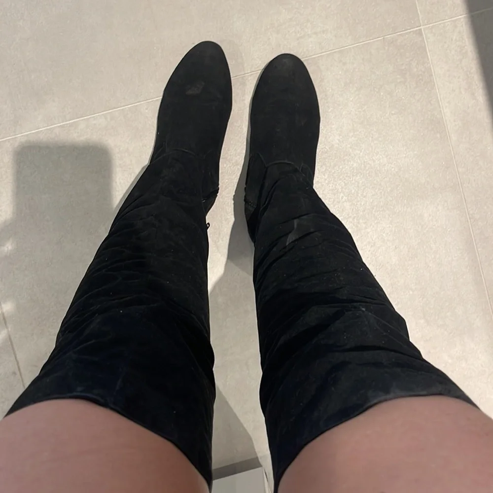 Women size 6 Black over the knee boots zipper on the inside soft suede alike